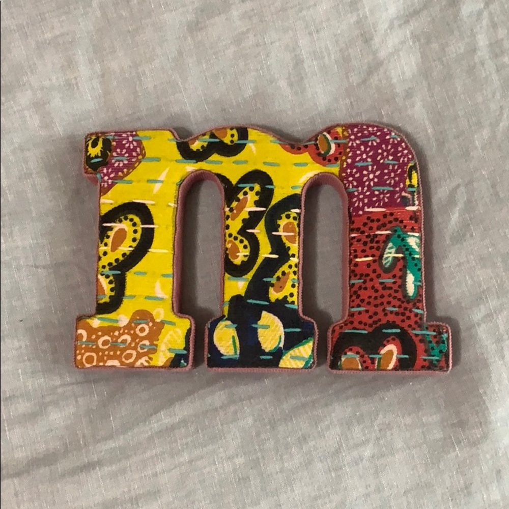‘M’ decor